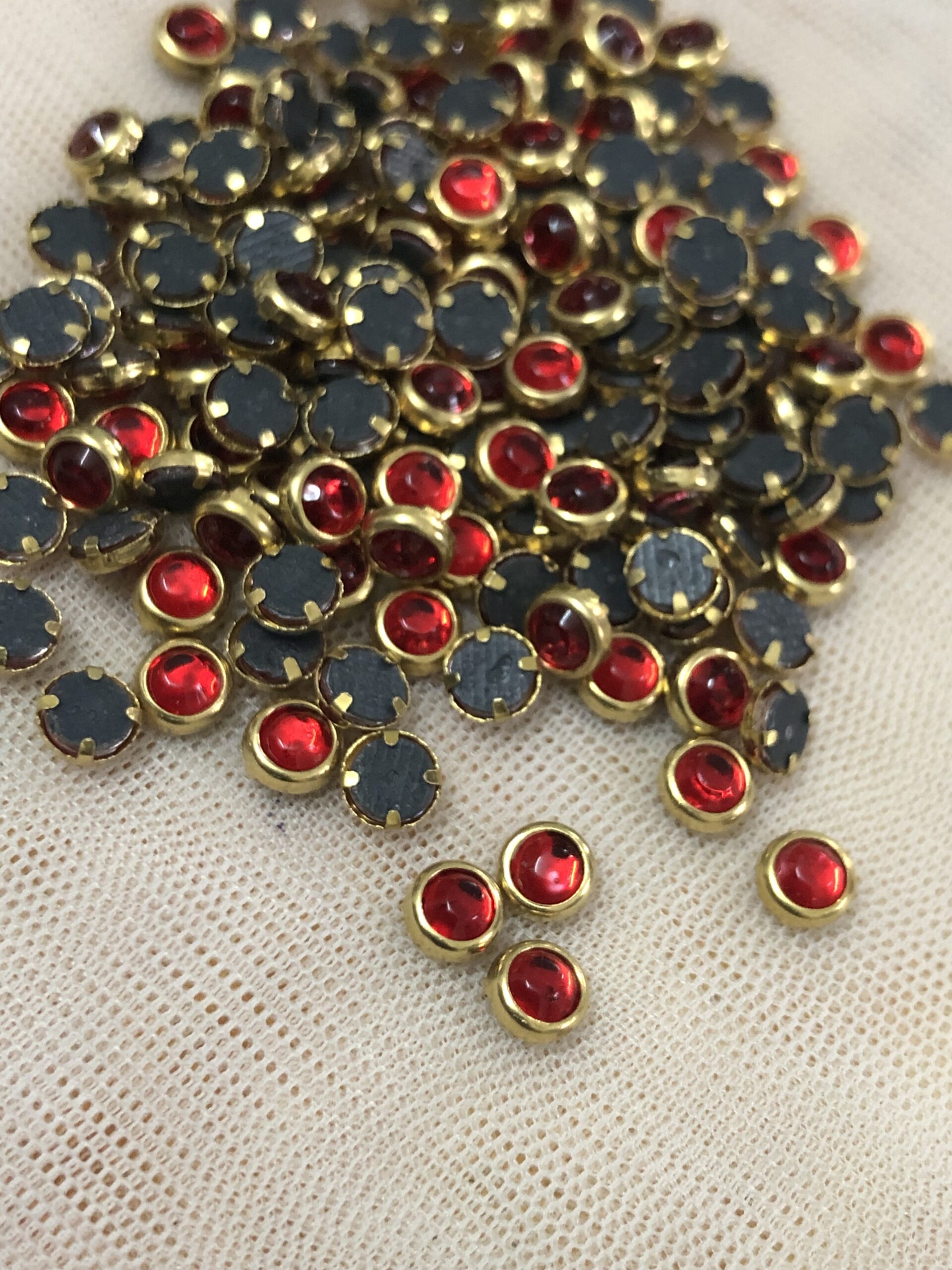 4mm Round Kundan glossy